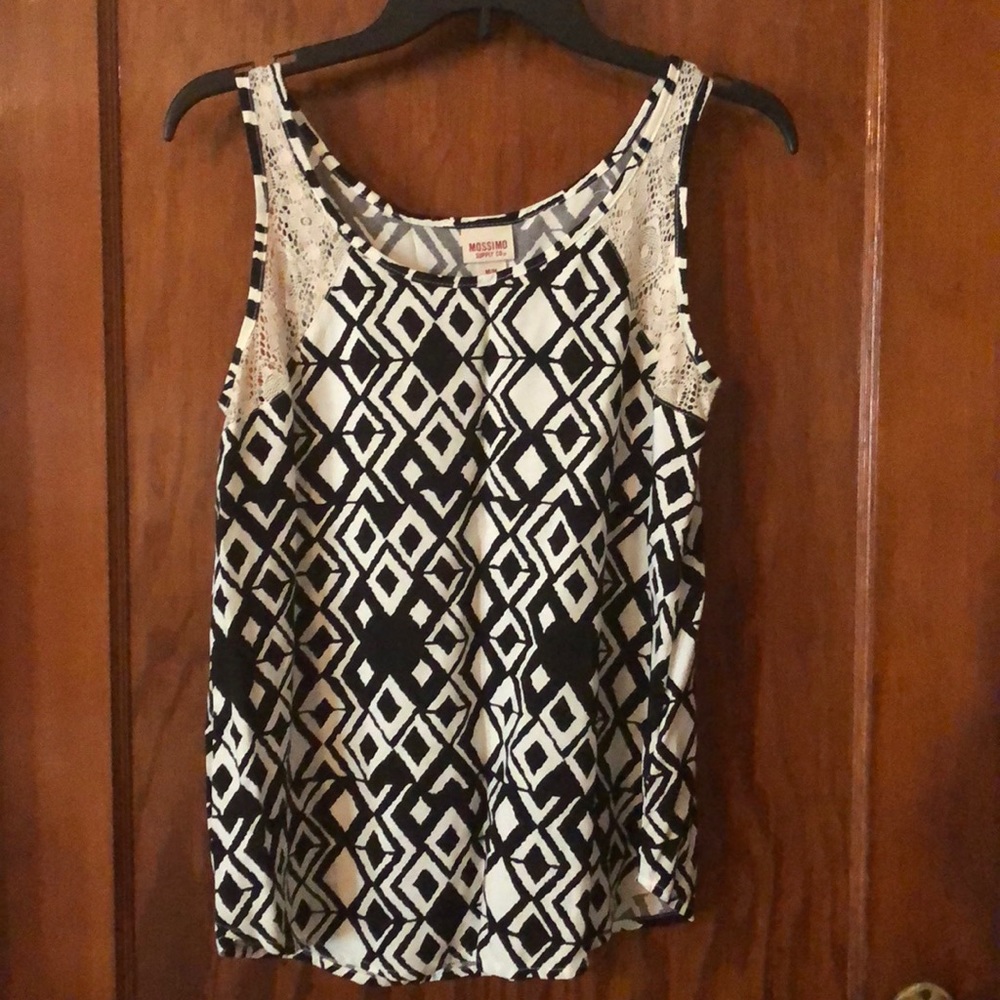 Mossimo Supply tank size medium